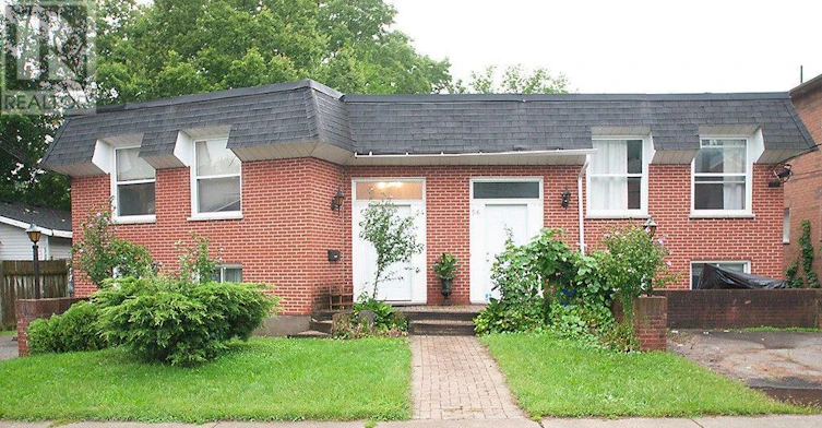54 Gunn (Unit B Street, London, ON, N6G 1C7