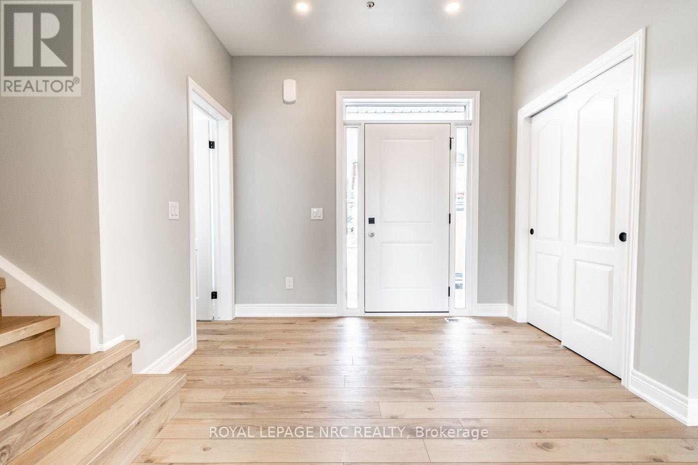 21 121a Moffatt Street, St. Catharines, ON, L2P 0G4 - 2