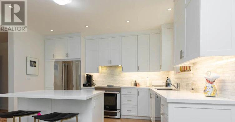 MAIN-32 Edmund Avenue, Toronto, ON, M4V 1H3 - 9