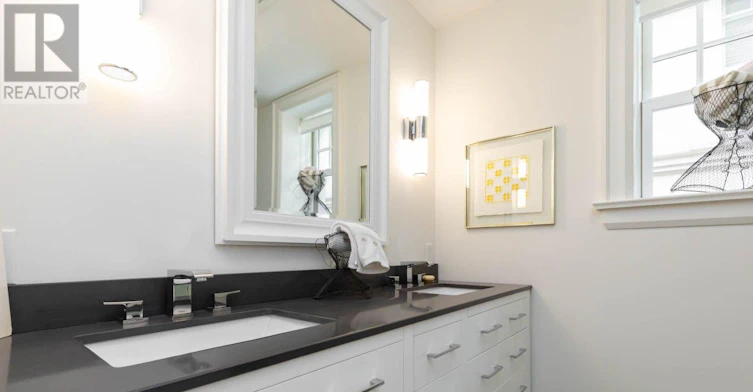 MAIN-32 Edmund Avenue, Toronto, ON, M4V 1H3 - 18