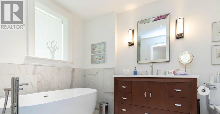 MAIN-32 Edmund Avenue, Toronto, ON, M4V 1H3 - 13