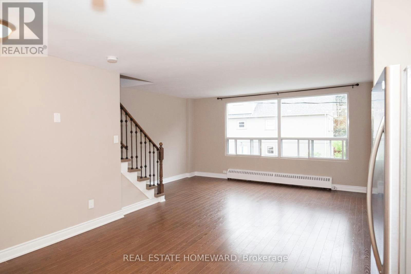 B-920 Pape Avenue, Toronto, ON, M4K 3V2 - 2