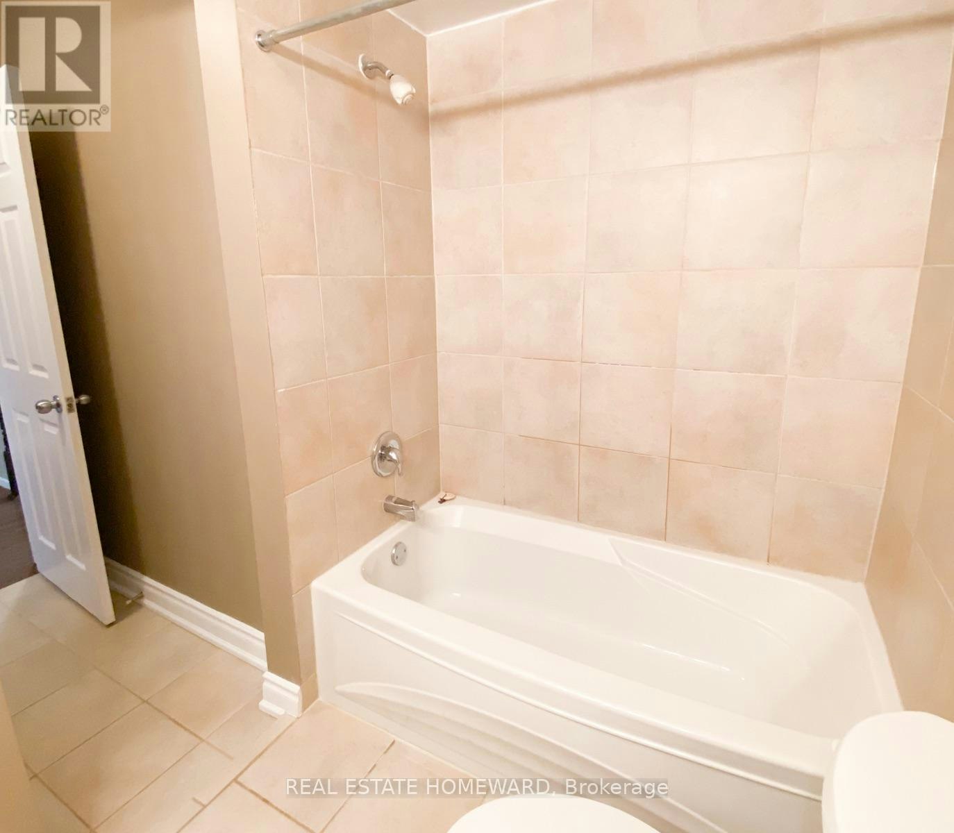 B-920 Pape Avenue, Toronto, ON, M4K 3V2 - 22