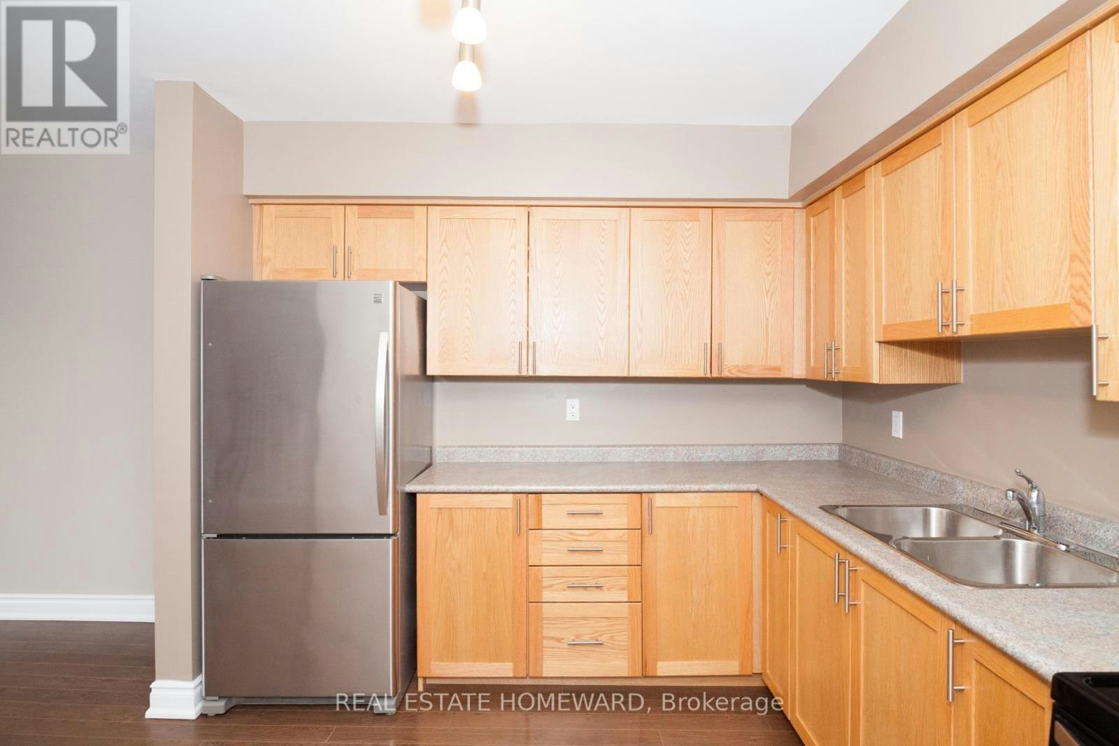 B-920 Pape Avenue, Toronto, ON, M4K 3V2 - 8