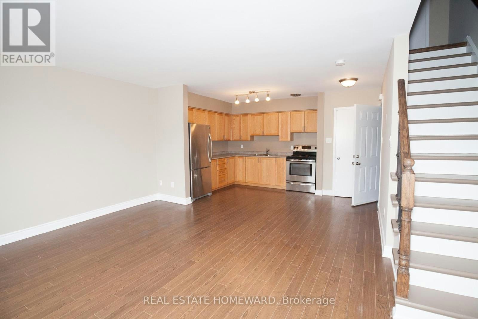 B-920 Pape Avenue, Toronto, ON, M4K 3V2 - 5