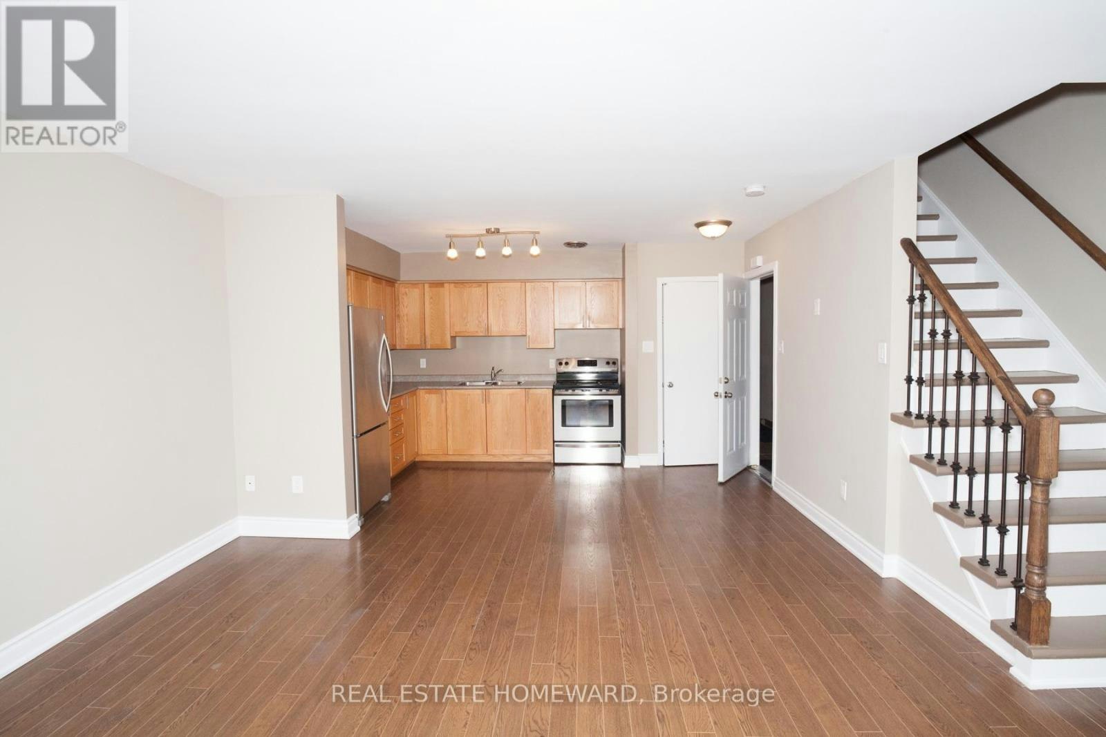 B-920 Pape Avenue, Toronto, ON, M4K 3V2 - 3