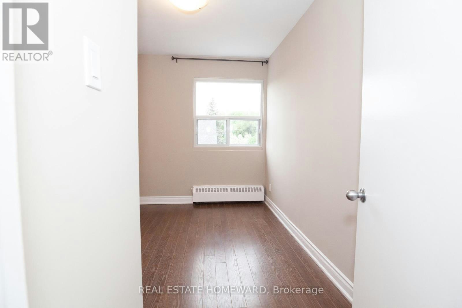 B-920 Pape Avenue, Toronto, ON, M4K 3V2 - 16