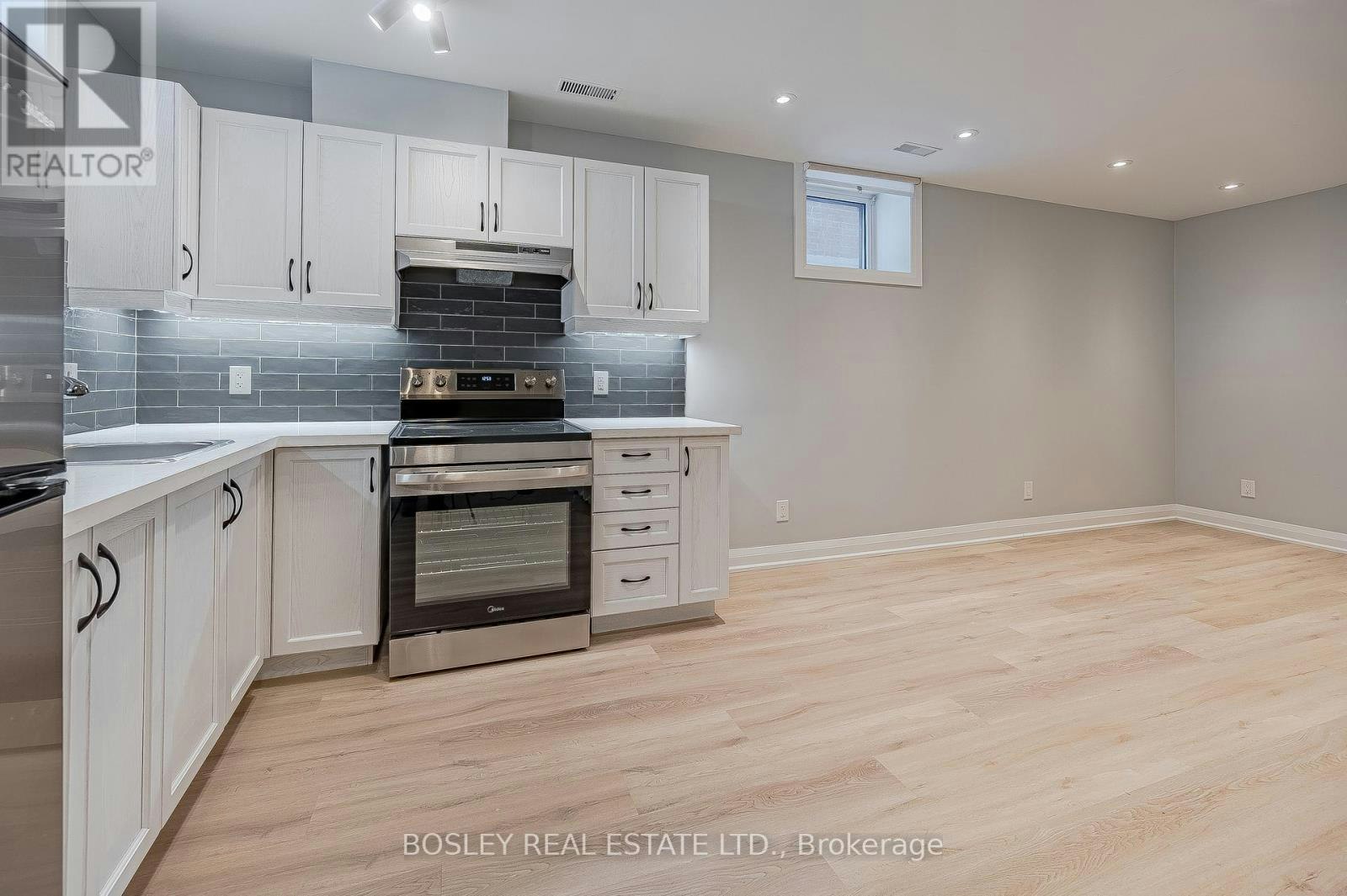 BASEMENT-581 Old Weston Road, Toronto, ON, M6N 3B2