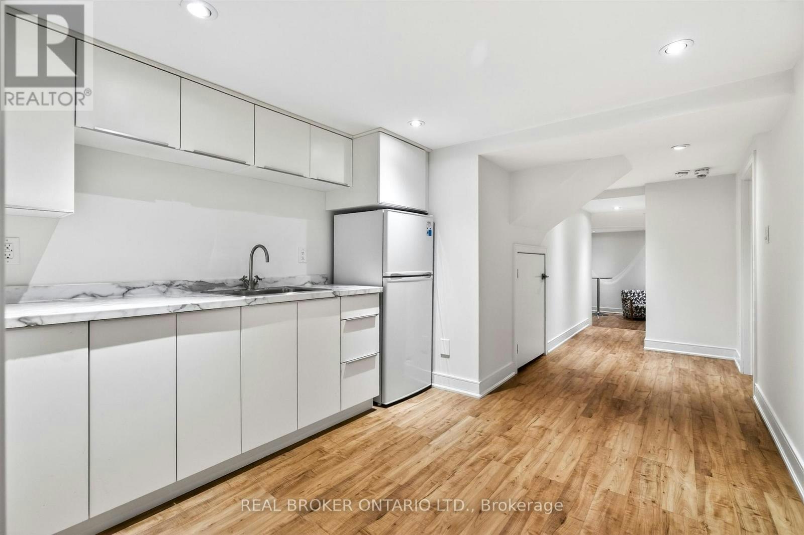 88 Kingsway Way SOUTH, Toronto, ON, M6S 3T3 - 35