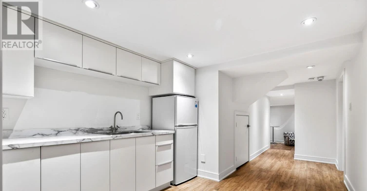 88 Kingsway Way SOUTH, Toronto, ON, M6S 3T3 - 35
