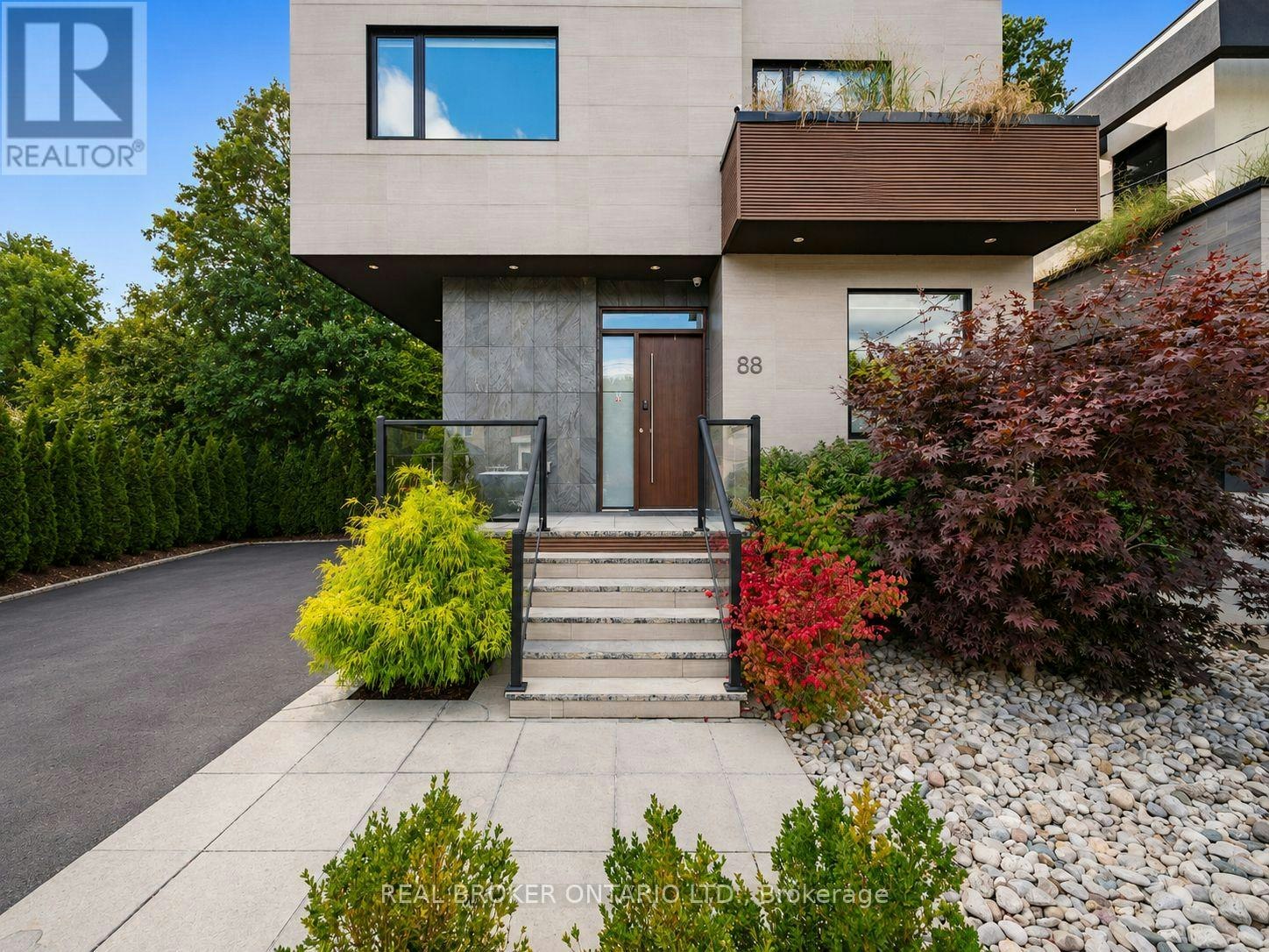 88 Kingsway Way SOUTH, Toronto, ON, M6S 3T3 - 4