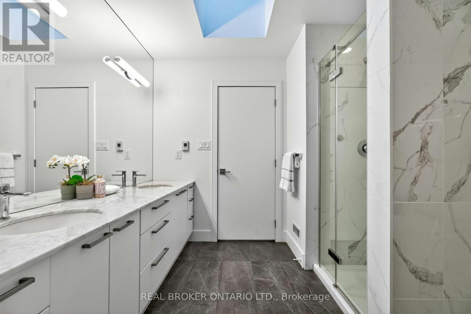 88 Kingsway Way SOUTH, Toronto, ON, M6S 3T3 - 29