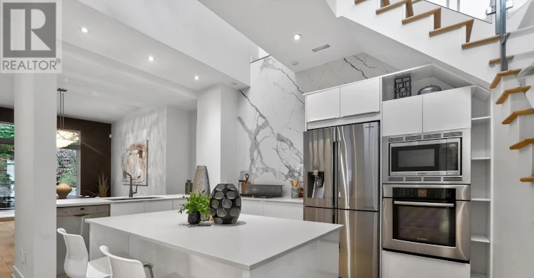 88 Kingsway Way SOUTH, Toronto, ON, M6S 3T3 - 7