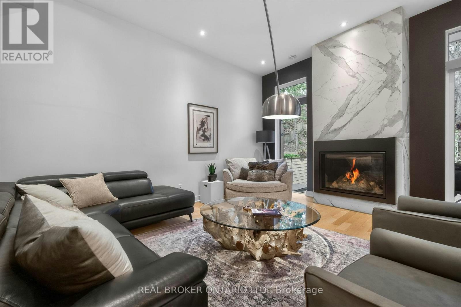 88 Kingsway Way SOUTH, Toronto, ON, M6S 3T3 - 2