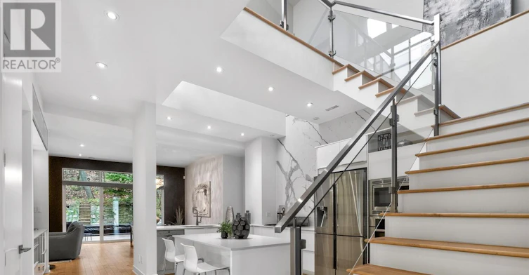88 Kingsway Way SOUTH, Toronto, ON, M6S 3T3 - 6