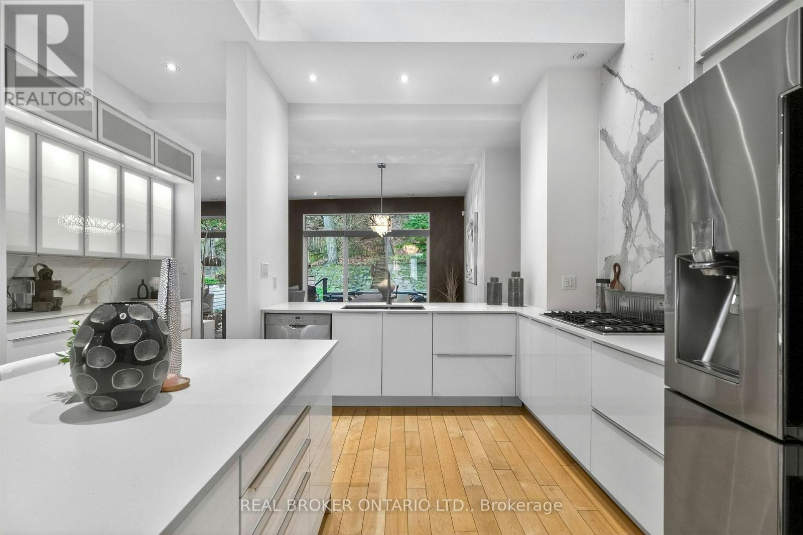 88 Kingsway Way SOUTH, Toronto, ON, M6S 3T3 - 9