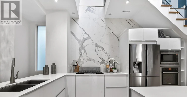 88 Kingsway Way SOUTH, Toronto, ON, M6S 3T3 - 8