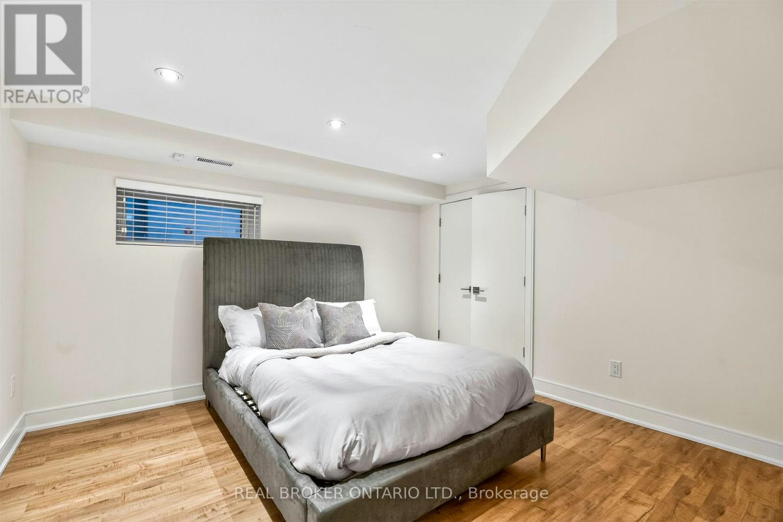 88 Kingsway Way SOUTH, Toronto, ON, M6S 3T3 - 36