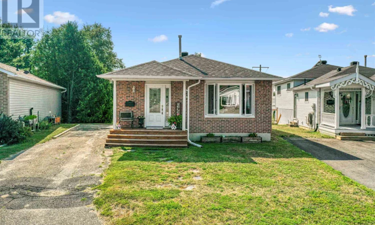 54 Beaumier Crescent