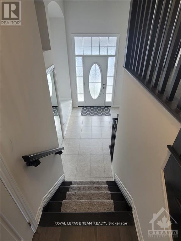 114 Bartonia Circle, Ottawa, ON, K4A 1E2 - 4