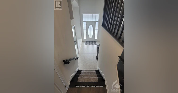 114 Bartonia Circle, Ottawa, ON, K4A 1E2 - 4