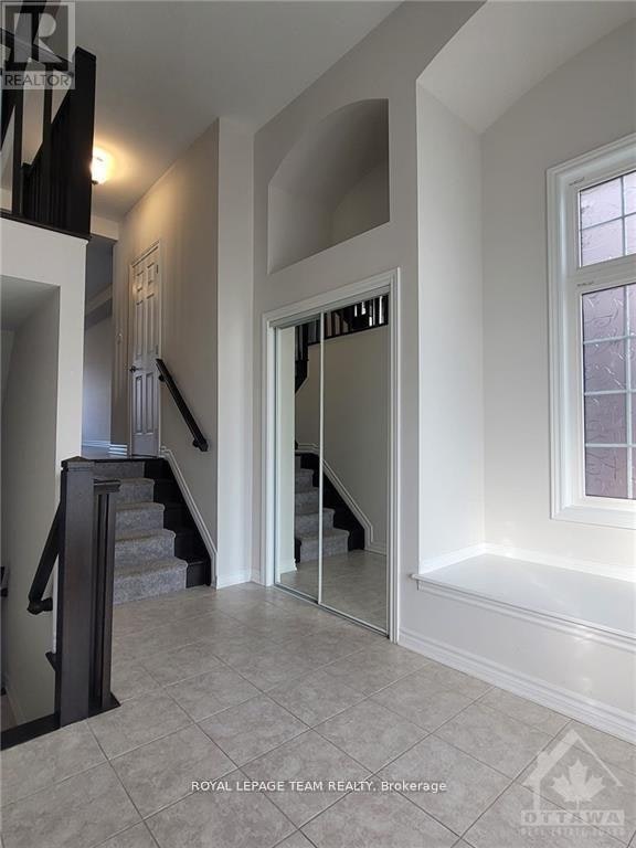 114 Bartonia Circle, Ottawa, ON, K4A 1E2 - 3