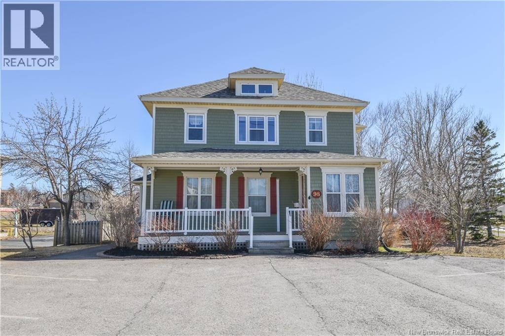 98 Saint Pierre Ouest Boulevard, Caraquet, NB, E1W 1B6