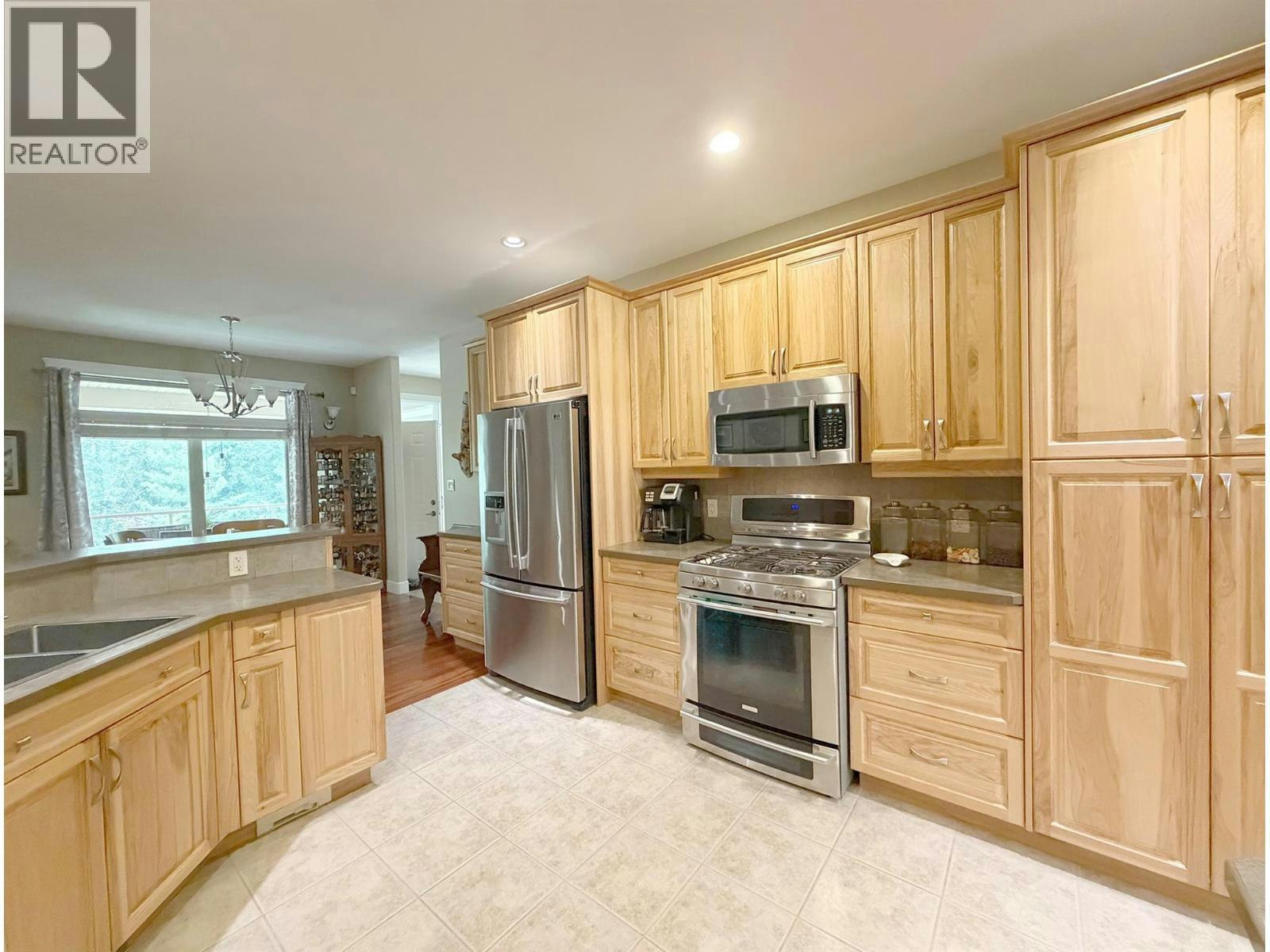 2530 Valley Place, Blind Bay, BC, V0E 1H2 - 12