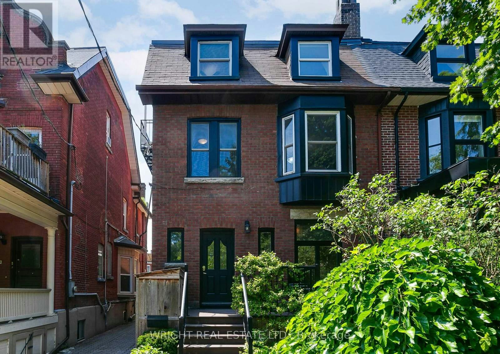 112 Albany Avenue, Toronto, ON, M5R 3C4