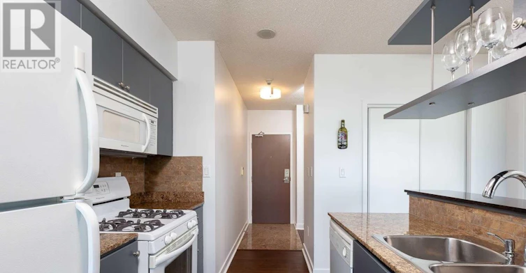 3703-35 Mariner Terrace, Toronto, ON, M5V 3V9 - 10