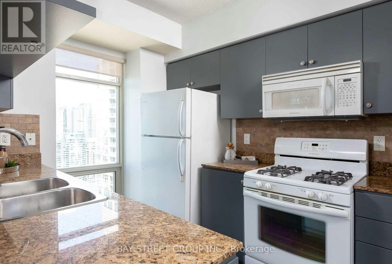 3703-35 Mariner Terrace, Toronto, ON, M5V 3V9 - 13