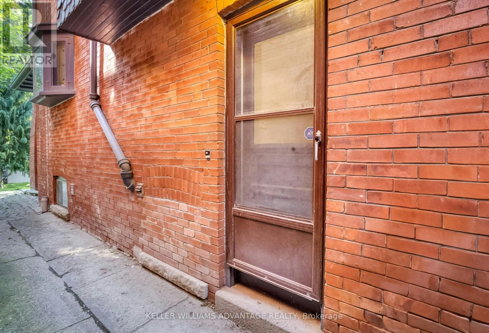 LOWER-146 Madison Avenue, Toronto, ON, M5R 2S5 - 3