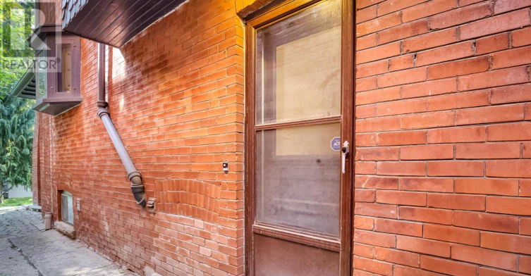 LOWER-146 Madison Avenue, Toronto, ON, M5R 2S5 - 3