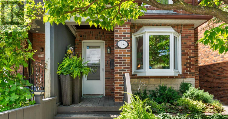 1084 Pape Avenue, Toronto, ON, M4K 3W5