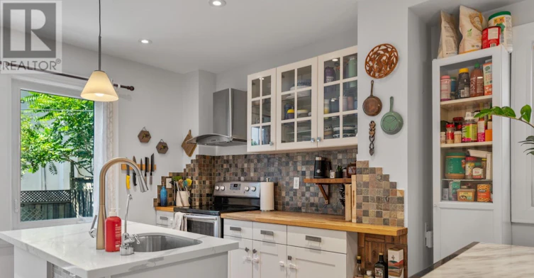 1084 Pape Avenue, Toronto, ON, M4K 3W5 - 7