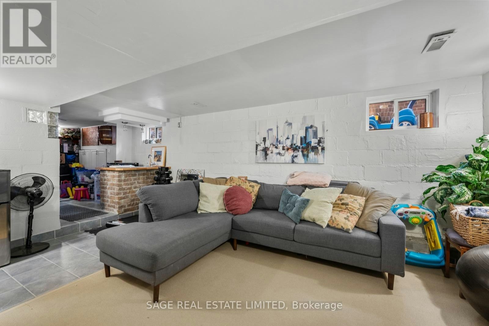 1084 Pape Avenue, Toronto, ON, M4K 3W5 - 26