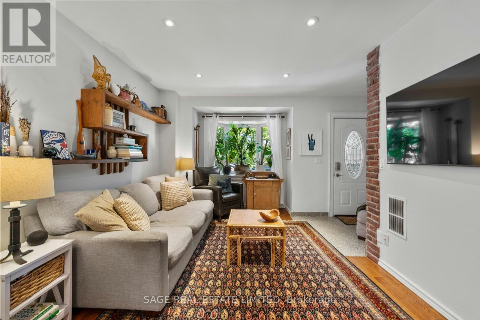 1084 Pape Avenue, Toronto, ON, M4K 3W5 - 4