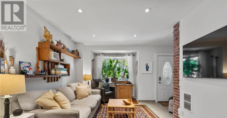 1084 Pape Avenue, Toronto, ON, M4K 3W5 - 4