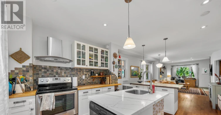 1084 Pape Avenue, Toronto, ON, M4K 3W5 - 10