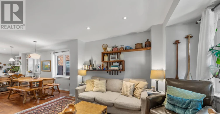 1084 Pape Avenue, Toronto, ON, M4K 3W5 - 2