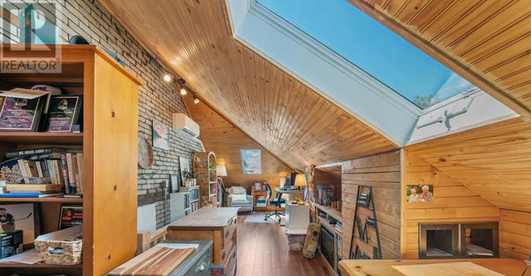 1084 Pape Avenue, Toronto, ON, M4K 3W5 - 22