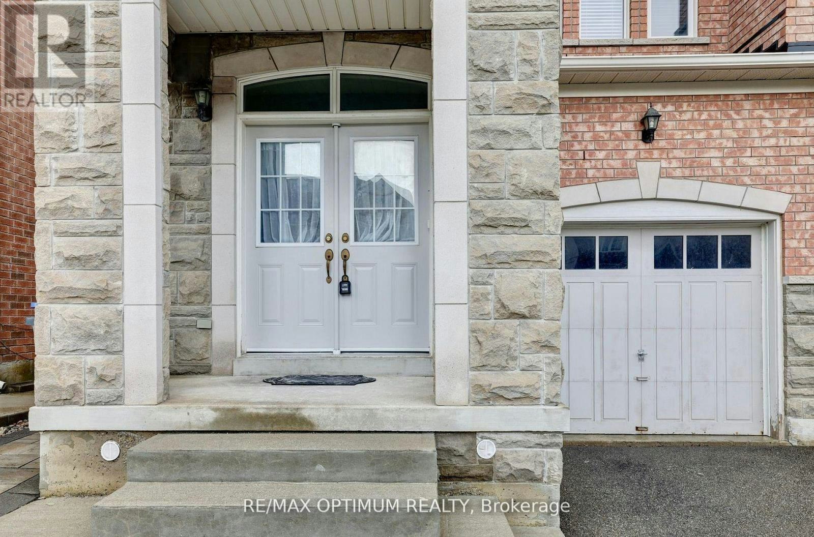 21 Saint Eugene Street, Brampton, ON, L6Y 0N5 - 2