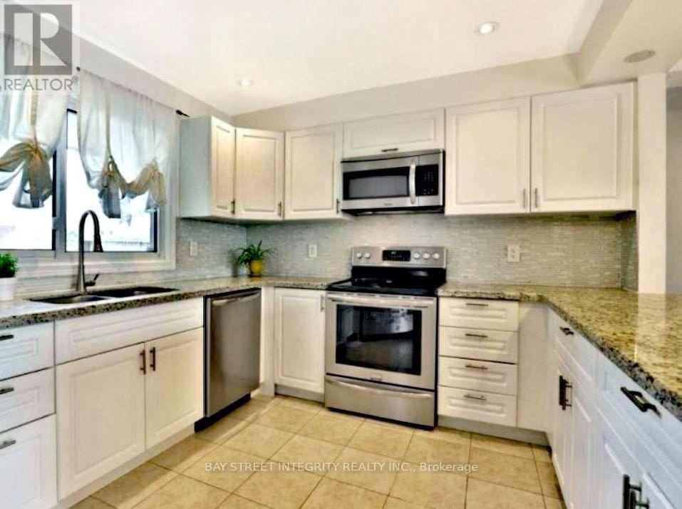 29-1580 Lancaster Drive, Oakville, ON, L6H 2Z5 - 2