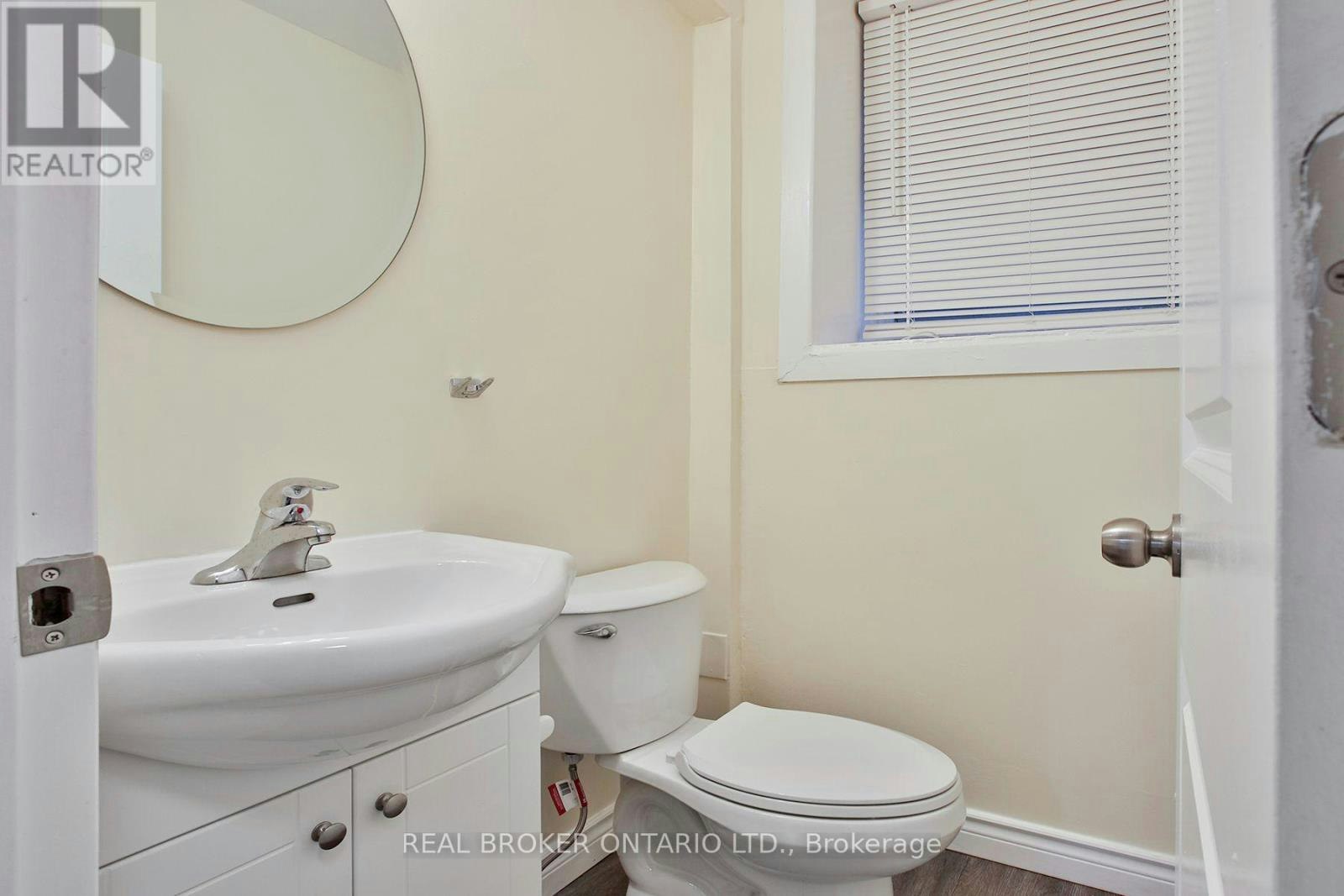 5-53 Maria Street, Toronto, ON, M6P 1W1 - 4