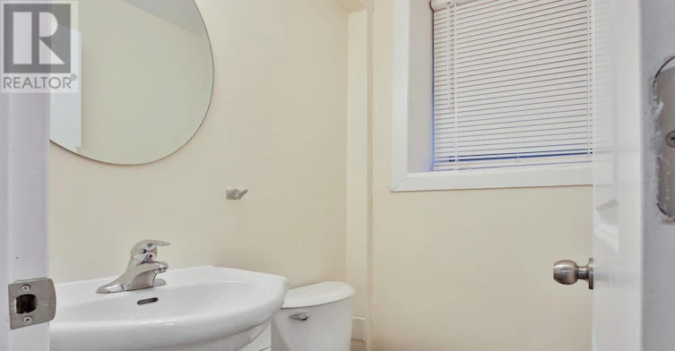 5-53 Maria Street, Toronto, ON, M6P 1W1 - 4