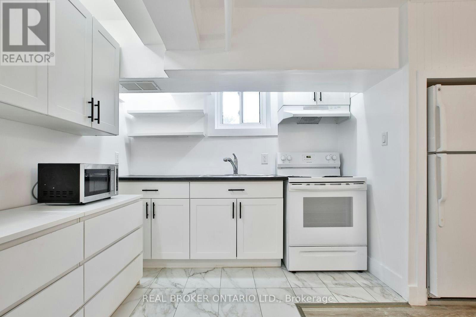 6-252 Sixth Street, Toronto, ON, M8V 3A7 - 5