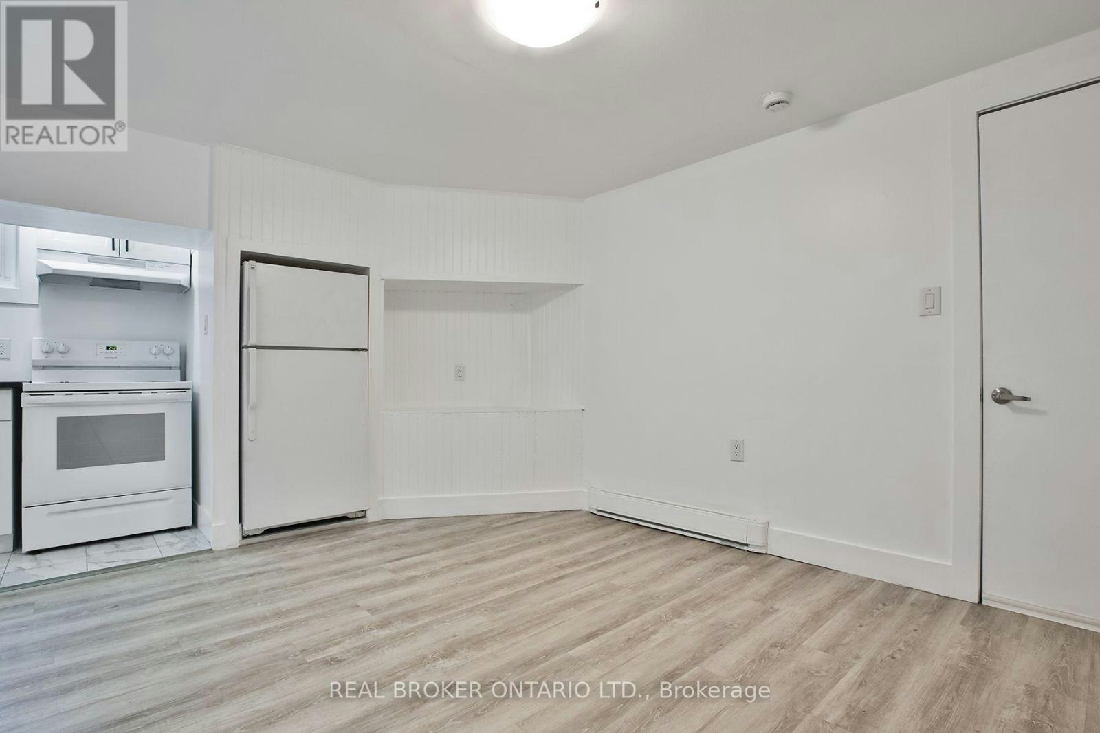 6-252 Sixth Street, Toronto, ON, M8V 3A7 - 3