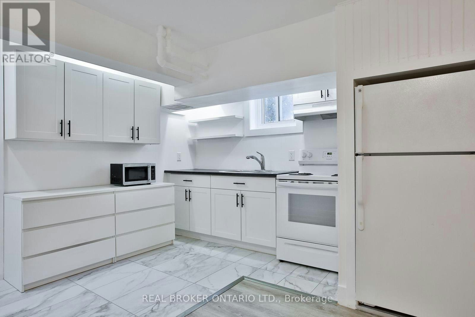 6-252 Sixth Street, Toronto, ON, M8V 3A7 - 4