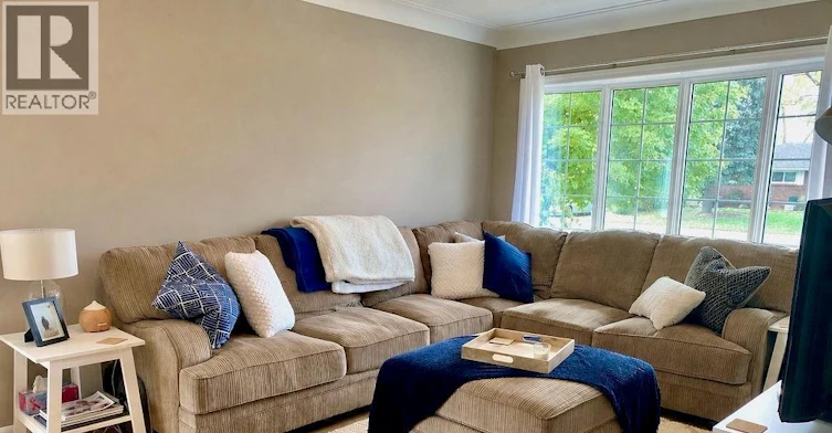 338 Barry Avenue, Tecumseh, ON, N8N 2G3 - 4