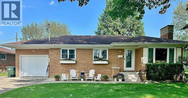 338 Barry Avenue, Tecumseh, ON, N8N 2G3